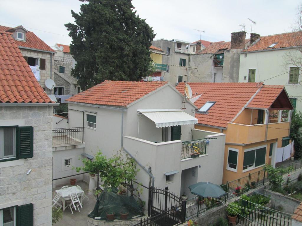 Charming Room With Balcony Split Habitación foto